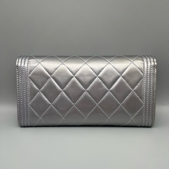 💜CHANEL Patent Leather Boy Flap Wallet/Clutch💜 - Picture 5 of 17